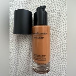 Bareminerals barepro performance wear liquid foundation HAZELNUT 25 BRAND NEW